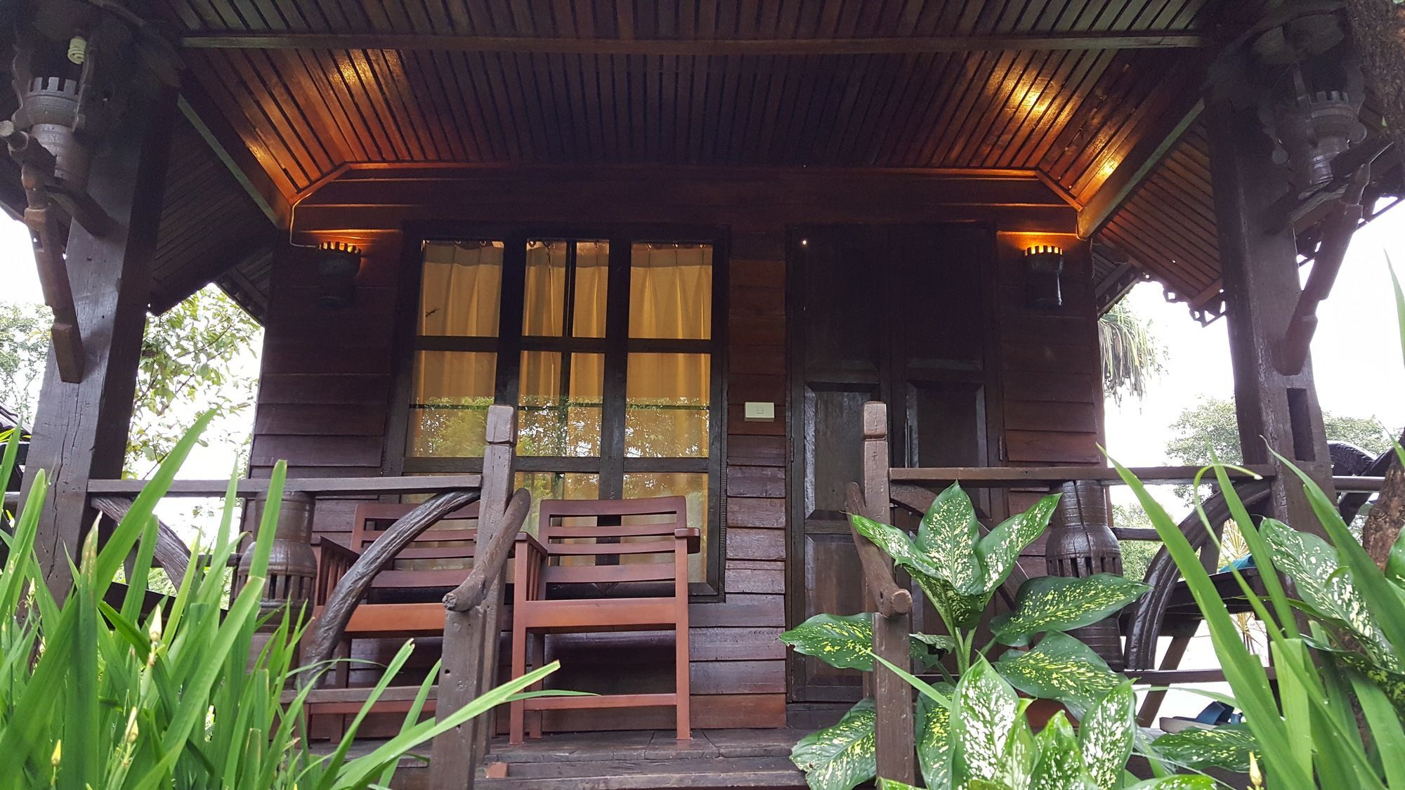 Montania Lifestyle Hotel Phanom Extérieur photo